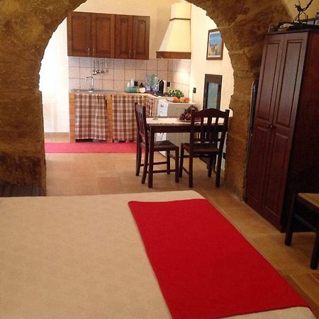 Domus Antiqua Bed & Breakfast Agrigento Exterior photo